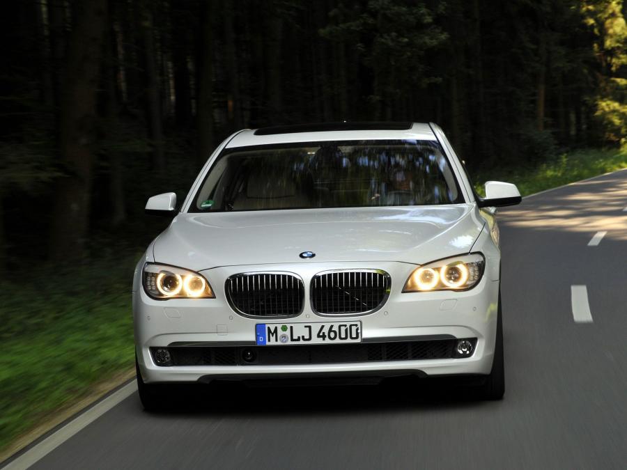  BMW 760Li 2009 года  (фото 8 из 16)